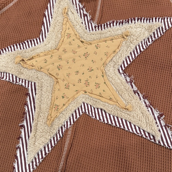 POL “Cinnamon Stick” Brown and Cream Star Sweater - Picture 12 of 17